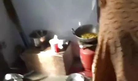 인도에서는 화장실,혼자서는 아름다움 포르노에서 섹시 스타킹